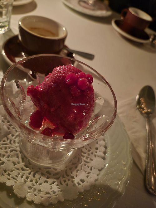 Sorbet à la framboise at Restaurant Mélisse in Montreal