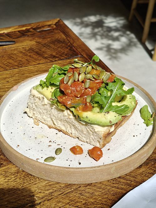Toast hummus avocado (Tostada Valerie) at Harvest in Bogota