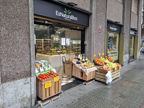 Outside at EsNaturalBcn - Eixample in Barcelona
