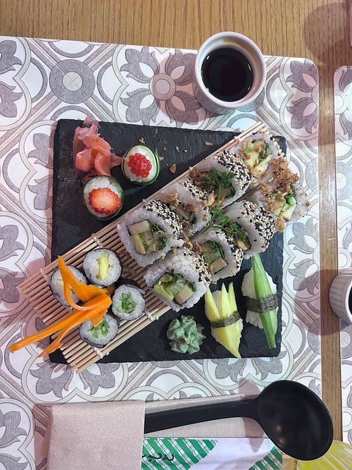 Plateau de sushis vegan  at Sun Sushi and Ramen in Porto