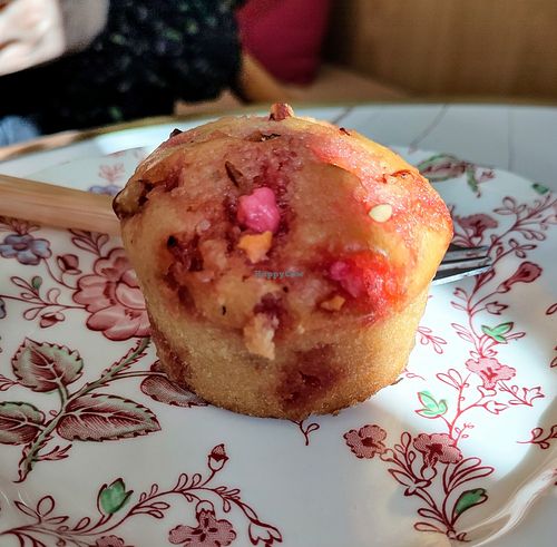 Muffin Praliné Rose at Le Goûter Parisien in Paris