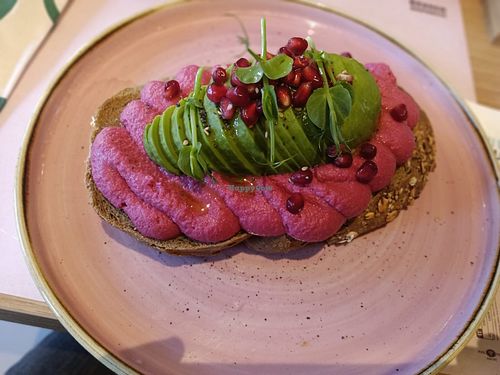Avocado toast con Hummus di barbabietola 🫜 at Brunch Republic Ferrara in Ferrara