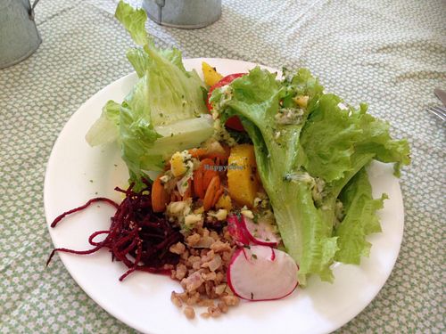 Some of the salads options on Sunday: lettuce, beetroot, carrot, tomato, soy meat and ''mandioquinha'' (cassava) with lemon-herbs dressing. at Apfel in Sao Paulo