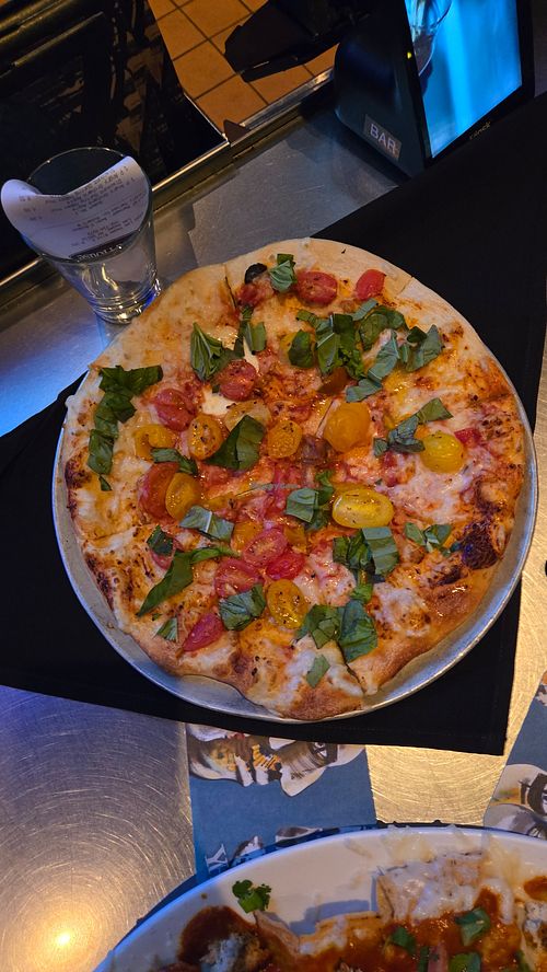 Margerhita Pizza with vegan cheese at Yard House in Las Vegas