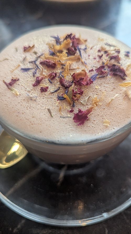 Sheer Chai Hafer at Cafe Lineli Coffee & Tea Cafe in Lower Saxony