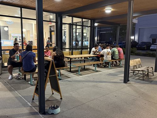 Outdoor Seating  at Jeni's Splendid Ice Creams in Atlanta