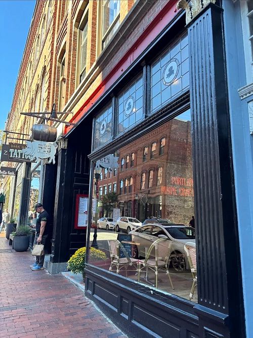 Front View at The Thirsty Pig in Portland