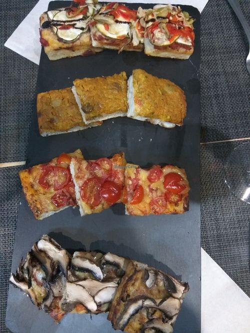 4 x slices of vegan pizza at Fast and Bio in Alicante