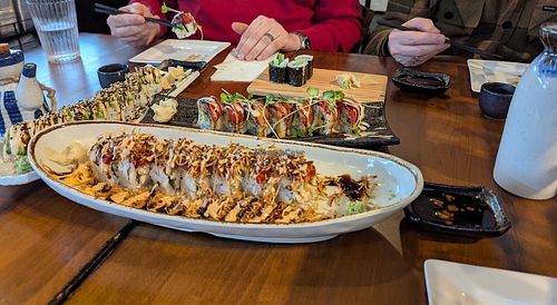 Vegan red crunch, avocali roll, vegan Japanese garden at En sushi in Tacoma