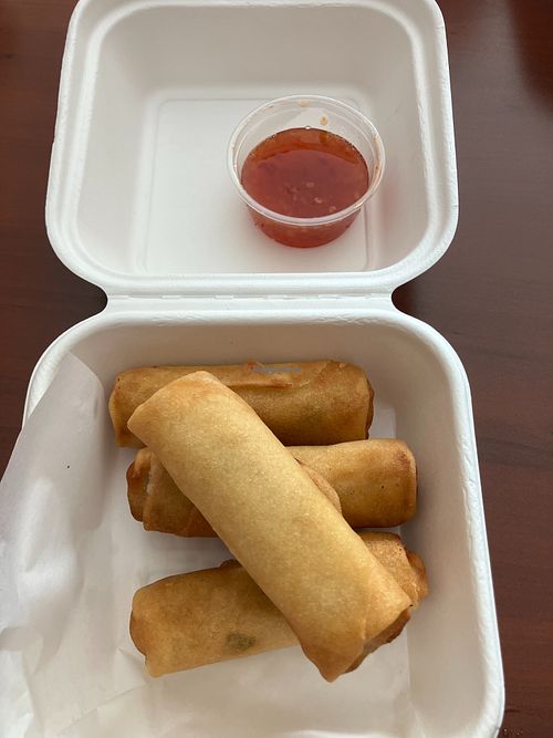 Veggie Spring Roll. Excellent. at En sushi in Tacoma