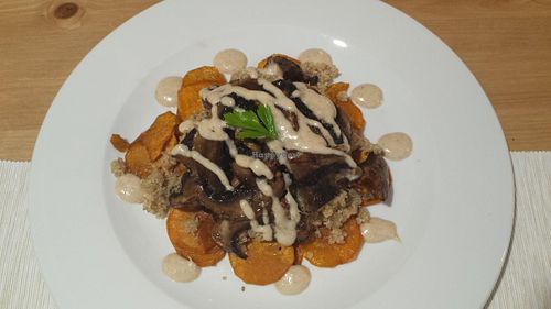 Portobello mushroom, quinoa and sweet potato (main dish) at Veggie Point in Prague