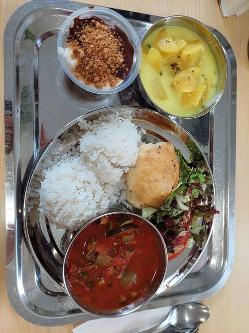 In total 2960 forint at Govinda in Eger