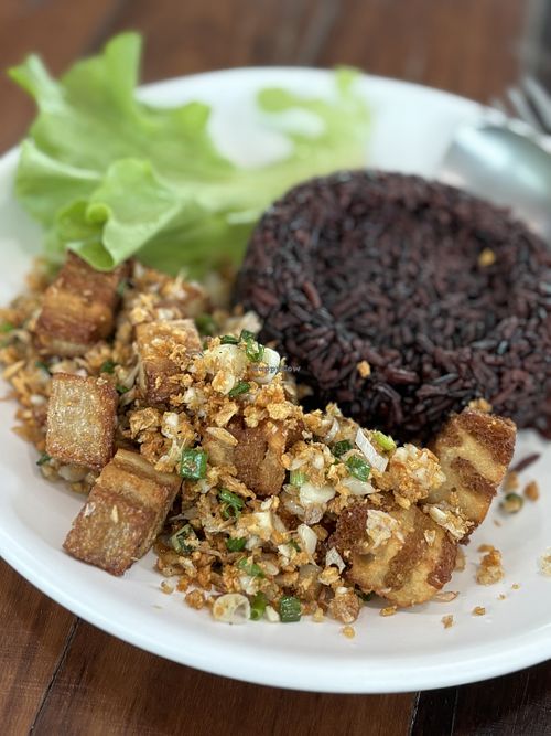 Crispy pork  at Beef Stew Ari in Bangkok