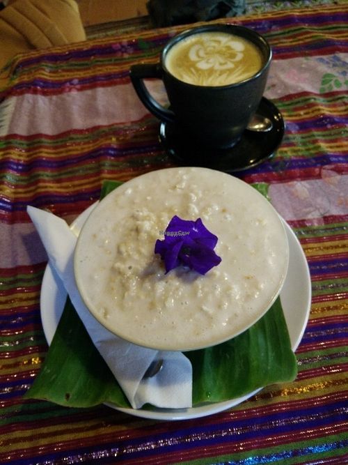 Porridge ans banana (without honey)  at Art in Chai in Pai