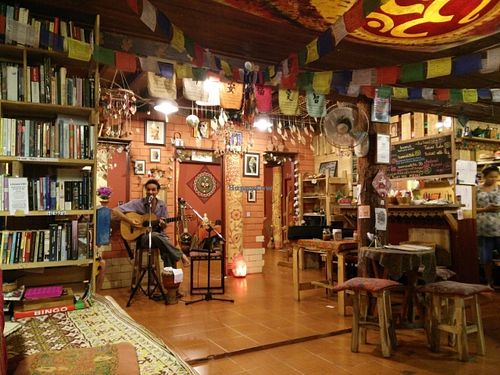 Mini concert at night-time  at Art in Chai in Pai