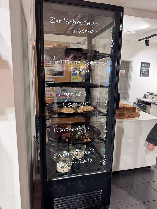 Cake selection at LOCO Cafe & Unverpacktladen in Solingen