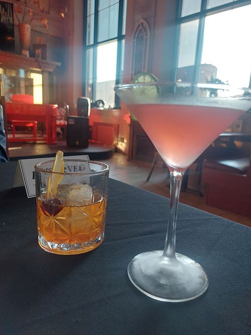 Cosmo and Old Fashioned at Le Resto: Sushi and Asian Fusion Cuisine in New Castle