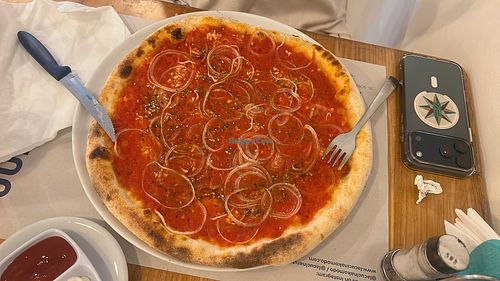 pizza marinara  at La Cucina Ruteng in 