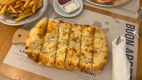 focaccia  at La Cucina Ruteng in 