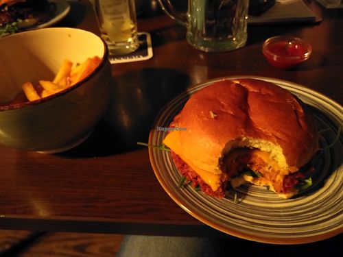Nico Robin Burger at Baratie Burger & Beer in Hannover