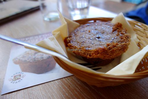 vegan superfood muffin at Bagels & Beans - Plaats in The Hague