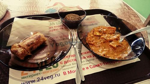 my meal: a vegan nem, a vegan spinatch burger, an indian sause with coconut milk and tofu. at Jagannath na Tverskoy in Moscow