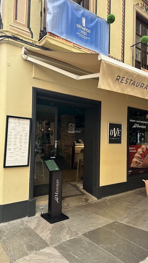 Front door  at UVE - Restaurante Vegano - Vegetariano en Granada in Granada