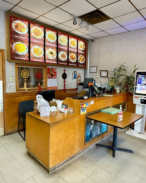 Order/Take-Out Counter at Dragon Express in Atlanta