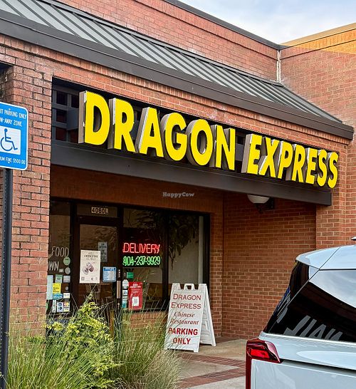 Storefront at Dragon Express in Atlanta