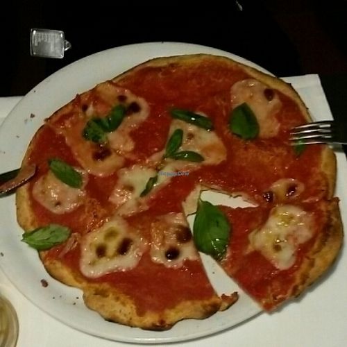 vegan Pizza Margherita at La Colubrina in Milan