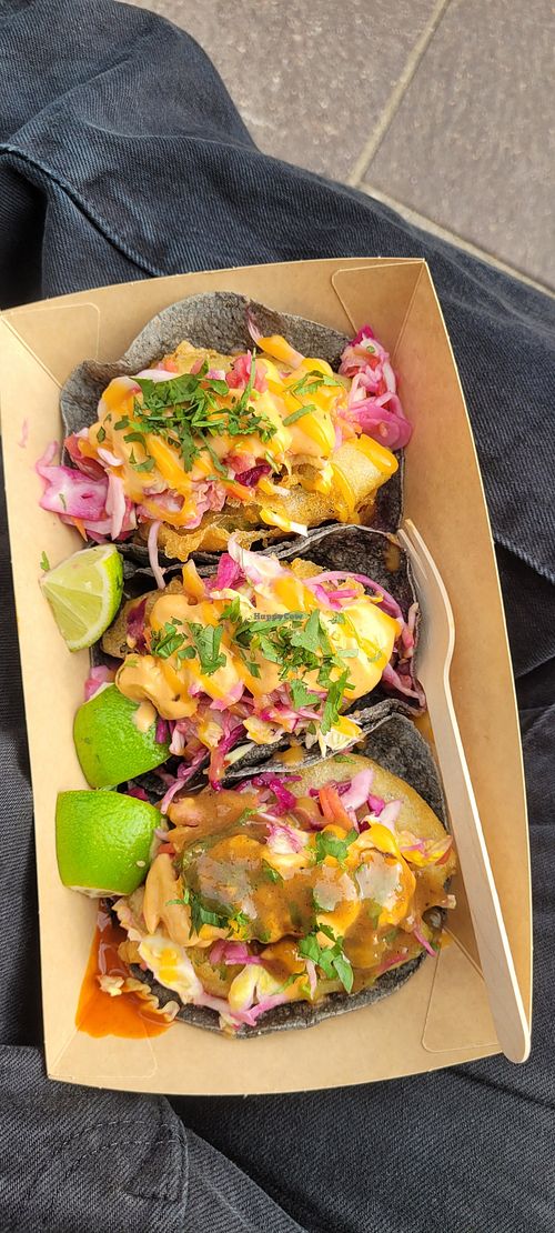 Deliciously addictive avocado & slaw in black corn tortilas, with vegan mayo and other spicy sauces! 

Large size at The Bearded Taco in Cardiff