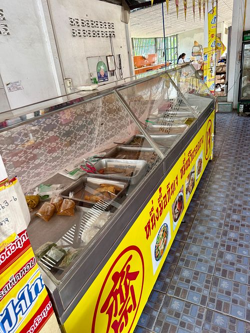 Pre-made buffet options at Hundred years Vegetarian Foods in Ubon Ratchathani