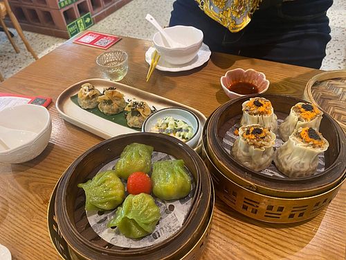 truffle mushroom dumplings at Hongyisu Cantonese Vegan Teahouse 红艺素·御厨素食茶楼 in Guangzhou