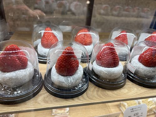 strawberry daifuku mochi  at Sweets Calendar 青物横丁店 in Minato City