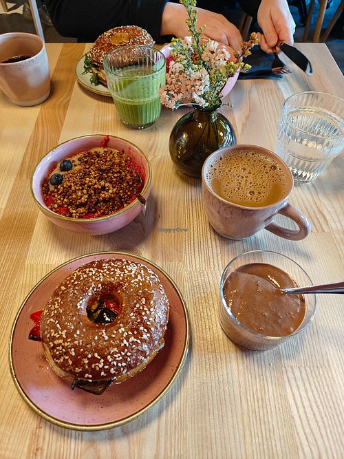 All day breakfast at ROOTS Herttoniemi in Helsinki