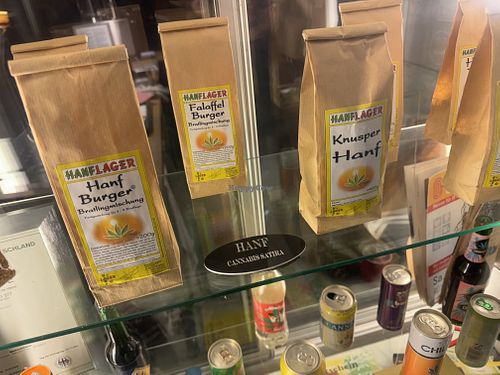 'merch'  at Hemperium in Ulm