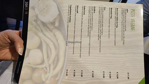Pagina menu vegano at Zero 11  in Settimo Torinese