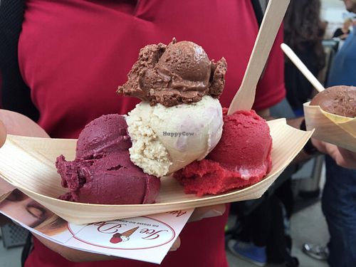 blueberry cherry banana chocolate  at iceDate - Amalienstt in Munich