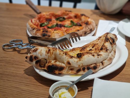 Pizza bread and marinara at Pizzeria 436 - 핏제리아436 in Asan
