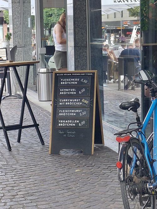 Food to go at Vegane Fleischerei Mainz in Mainz