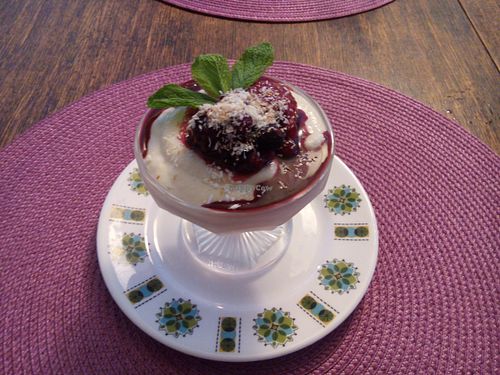 Creme de Côco c/ Frutos Silvestres // Coconut Cream w/ wild berries at Meraki - Leiria in Leiria