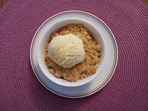 Crumble de Maçã c/ gelado // Apple Crumble w/ Icecream at Meraki - Leiria in Leiria