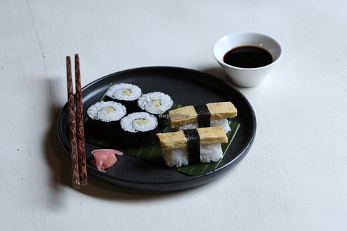 Vegan Sushi: Avocado Maki & Tamagoyaki at Vegilicious in St Kilda