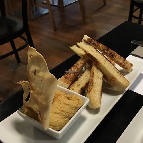 hummus at Restaurante Oslo in Valencia