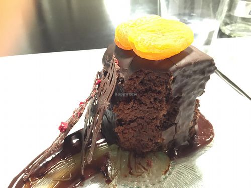 Vegan Sacher Cake at Restaurante Oslo in Valencia