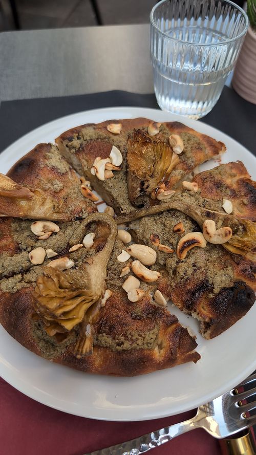 Artichoke & Cashew Pizza at Caffè33 lounge bar & Ristorante in Lugano