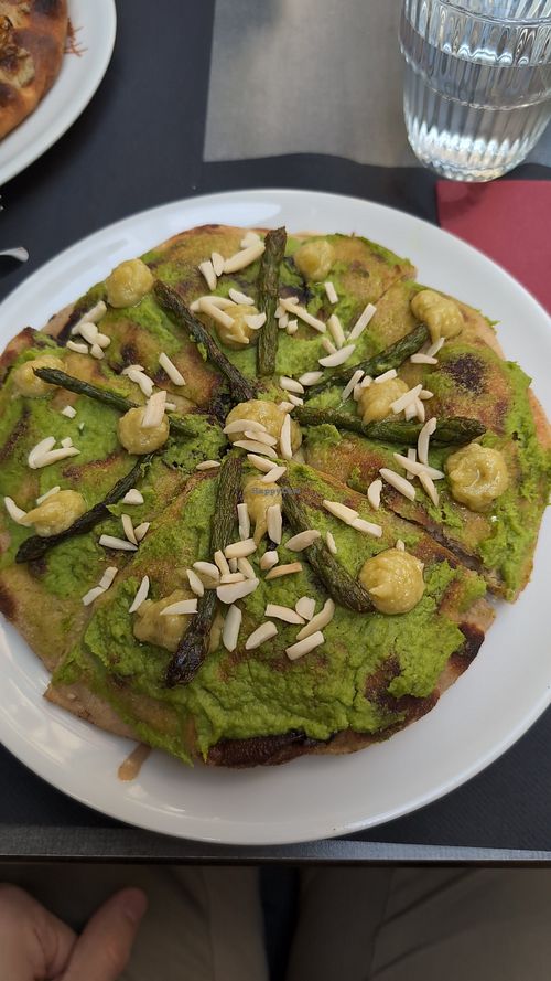 Green Spring Pizza without egg at Caffè33 lounge bar & Ristorante in Lugano