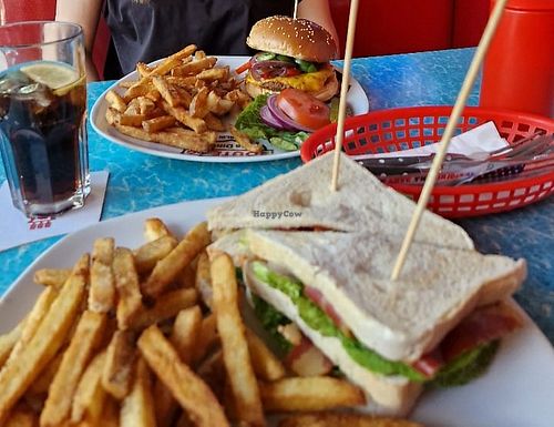 Comida vegana americana clásica at Route 66 Diner in Berlin