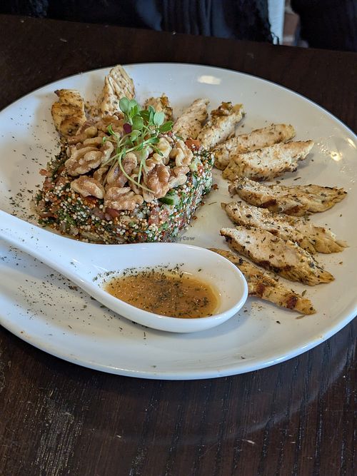 Quinoa salad with optional chicken at Cozy Cafe & Restaurant in Bethlehem