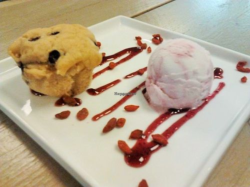 ice cream and muffin  at VegaVerso in Leuven